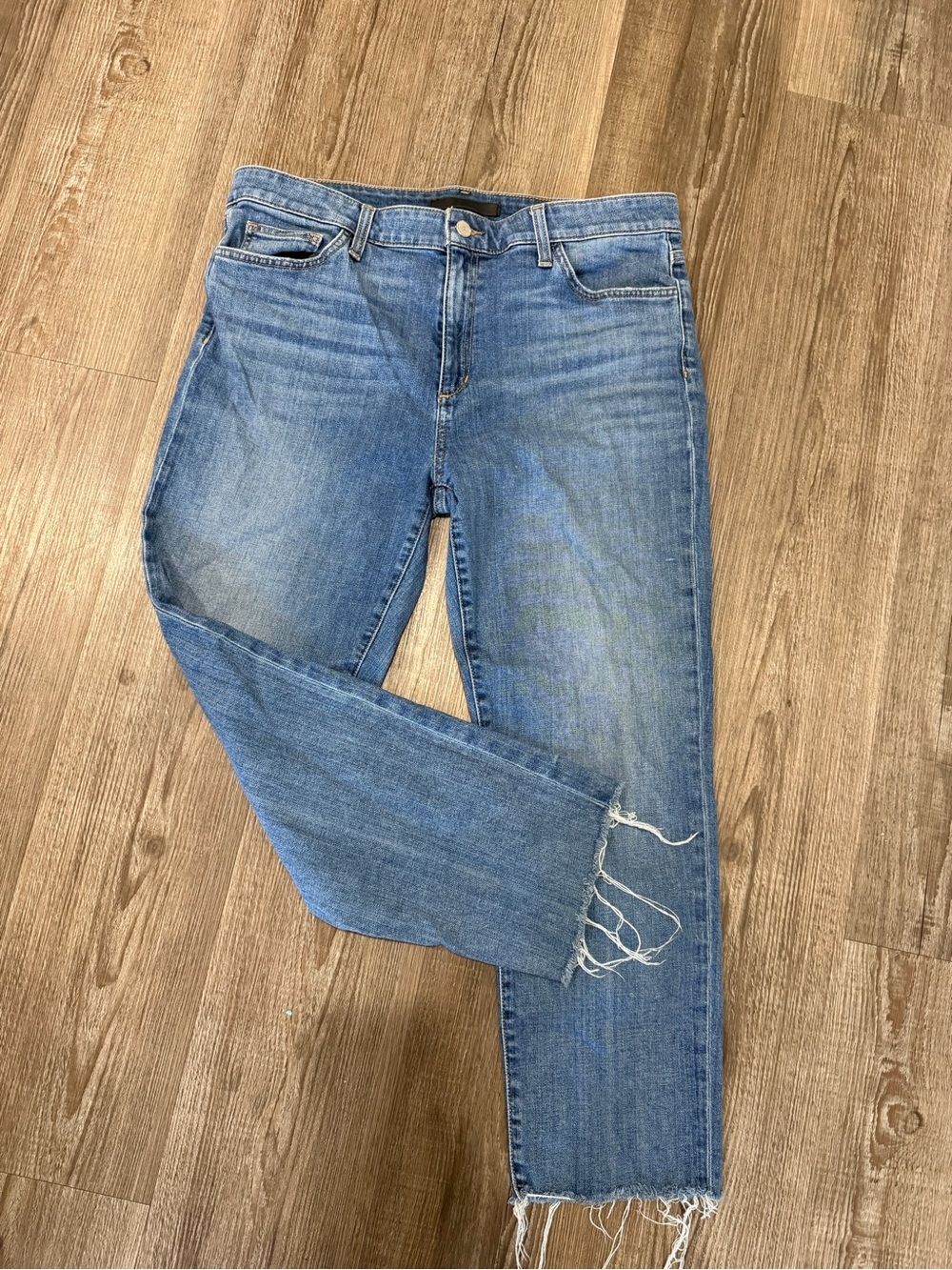 Joe's Jeans Medium Blue Denim crop, frayed size 31